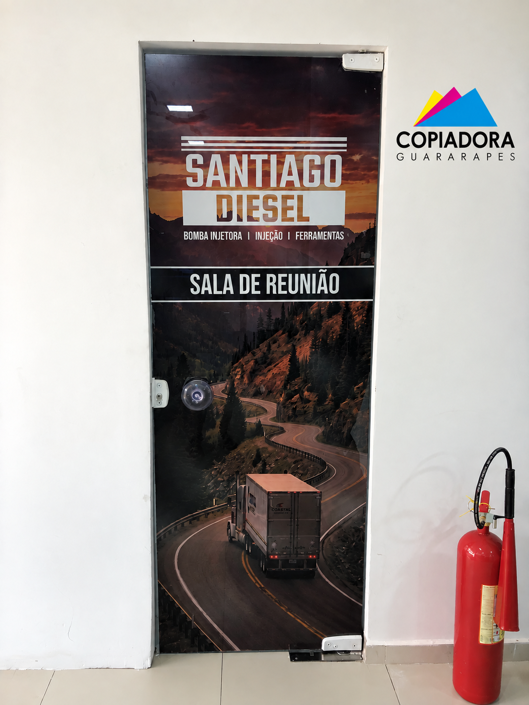Porta adesivada — Santiago Diesel